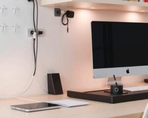 Como manter os cabos organizados no escritório