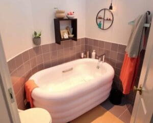 Banheiras infláveis: Solução prática para pequenos banheiros